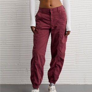 AE Snappy Stretch High Waisted Baggy Cargo Jogger Size 14 SHORT
